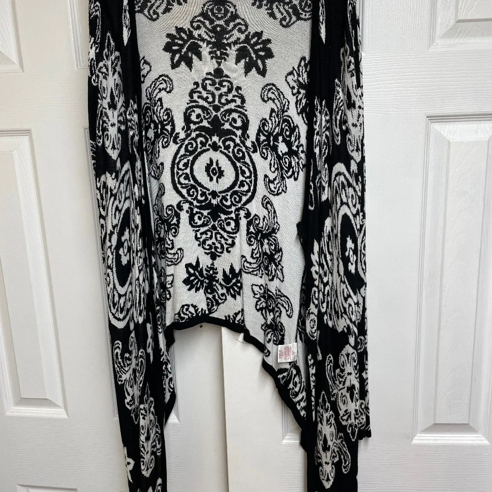Cardigan - Picture 1 of 2